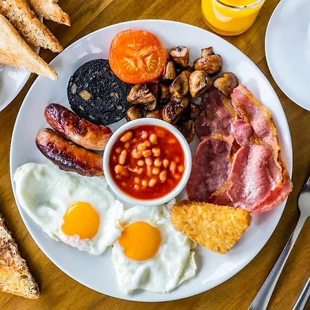 Hotel The @ Carus Green