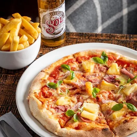 Hotel The @ Carus Green